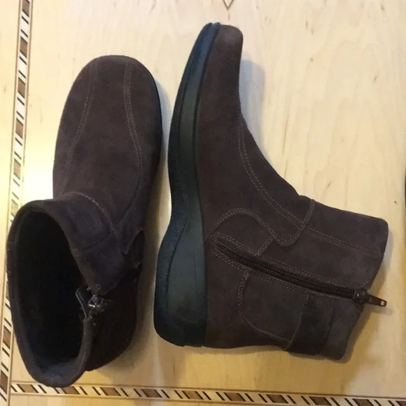 Clarks Shoes Womens Clarks Brown Suede Bendables Leather